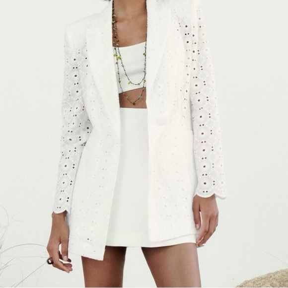 Zara Embroidered Eyelet Blazer Size Medium - Picture 2 of 10
